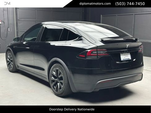 Used 2023 Tesla Model X image 4
