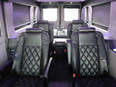 Used 2023 RAM ProMaster 2500 w/ Premium Convenience Group (B) FWD image 8