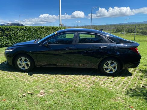 Used 2023 Hyundai Elantra SE w/ Preferred Accessory Package FWD image 4