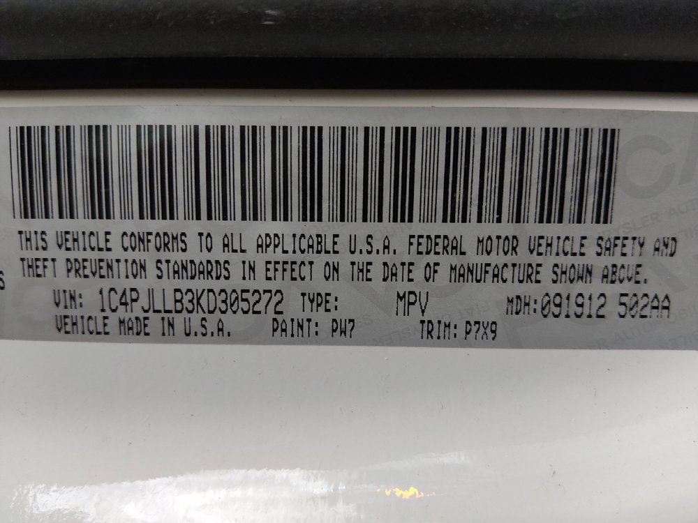 Used 2019 Jeep Cherokee Latitude Plus w/ Comfort/Convenience Group FWD image 33