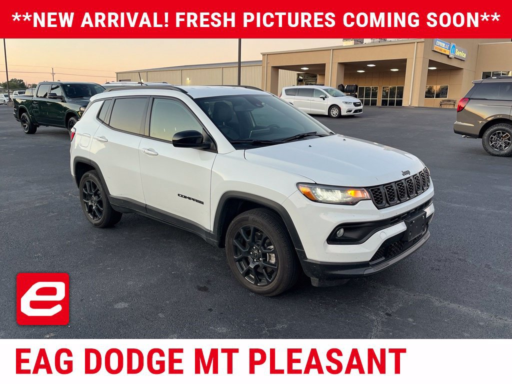 Used 2026 Jeep Compass Latitude AWD/4WD image 1