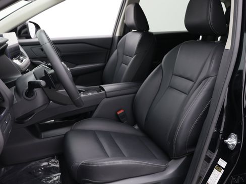 Used 2026 Nissan Rogue SL FWD image 16