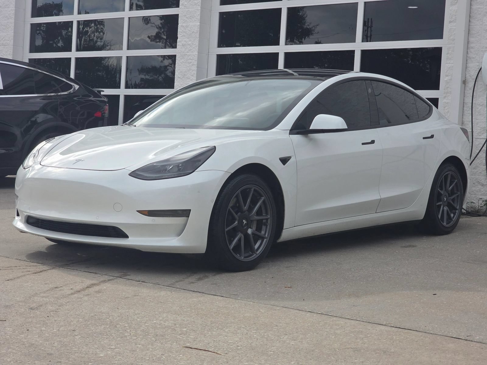 Used 2021 Tesla Model 3 Standard Range Plus RWD image 9