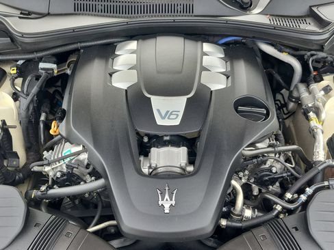 Used 2018 Maserati Ghibli RWD image 22