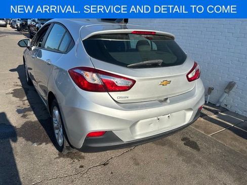 Used 2019 Chevrolet Cruze LS w/ LS Convenience Package FWD image 11