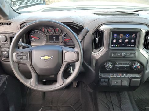 Used 2020 Chevrolet Silverado 1500 Custom w/ Custom Value Package image 9