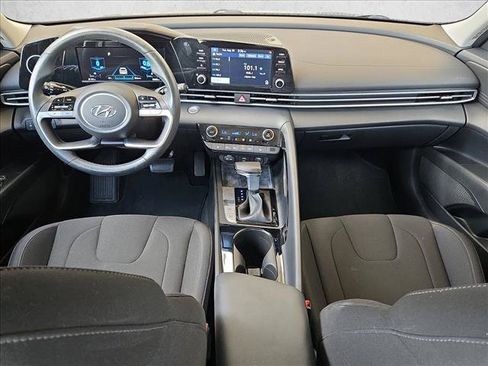 Used 2021 Hyundai Elantra SEL w/ Convenience Package FWD image 16