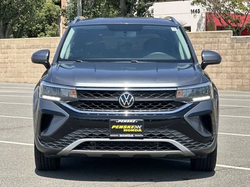 Used 2022 Volkswagen Taos SE FWD image 9