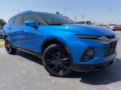 Used 2021 Chevrolet Blazer RS w/ Driver Confidence II Package FWD image 2