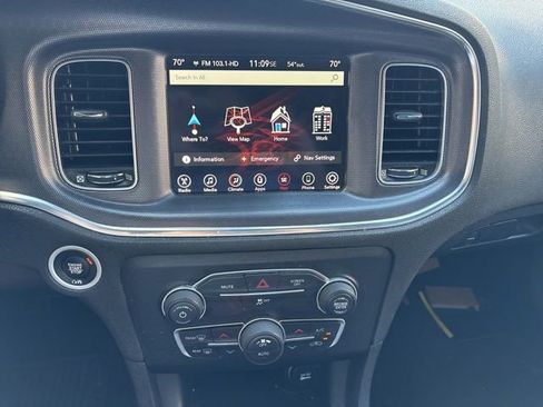 Used 2017 Dodge Charger SXT w/ Navigation & Travel Group RWD image 16