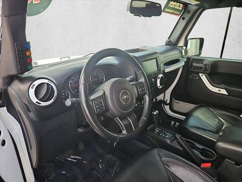 Used 2013 Jeep Wrangler Unlimited Sahara AWD/4WD image 10