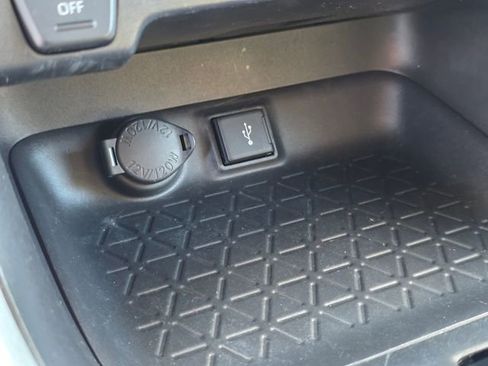 Used 2022 Toyota RAV4 LE image 25