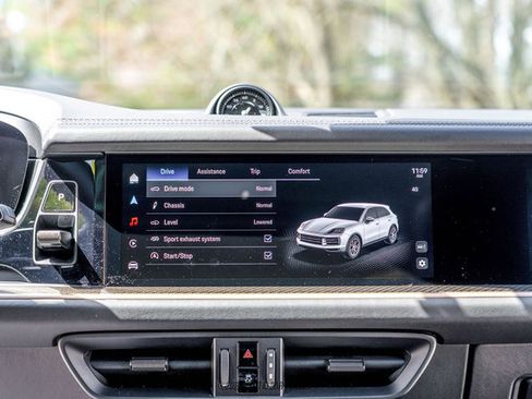 Used 2024 Porsche Cayenne S image 62