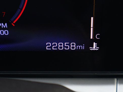 Used 2025 Chevrolet Trax LT w/ LT Convenience Package image 28