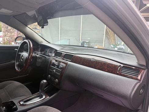 Used 2016 Chevrolet Impala LT image 13