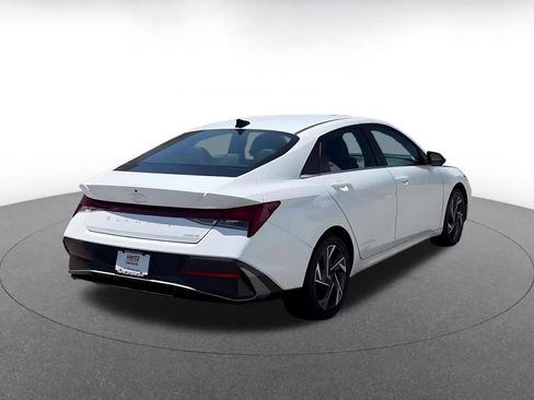 Used 2025 Hyundai Elantra Limited FWD image 14