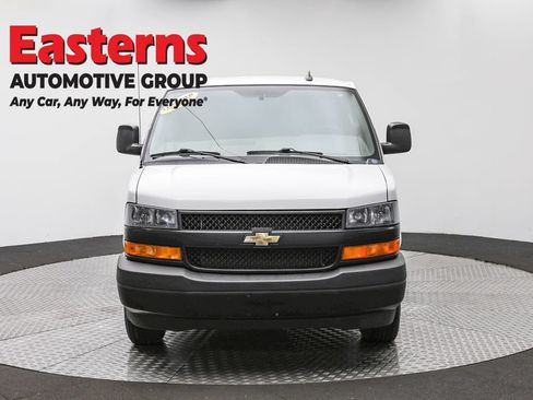 Used 2021 Chevrolet Express 2500 RWD image 2