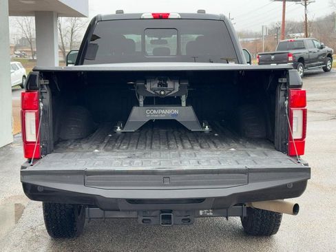 Used 2020 Ford F250 Lariat image 9