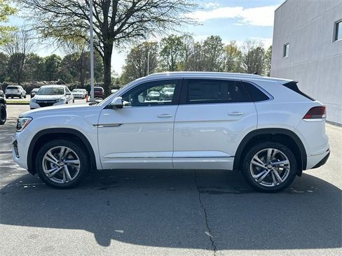 New 2024 Volkswagen Atlas Cross Sport SEL R-Line image 2