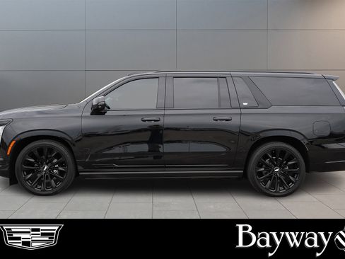 Certified 2025 Cadillac Escalade ESV Sport Platinum w/ LPO, ONYX Package image 4