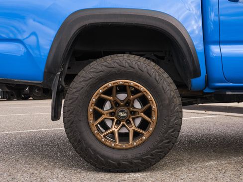 Used 2021 Toyota Tacoma TRD Off-Road image 12