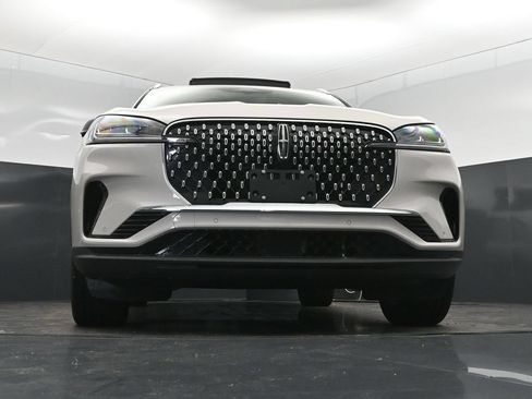Used 2025 Lincoln Aviator Reserve w/ Luxury Package RWD image 45