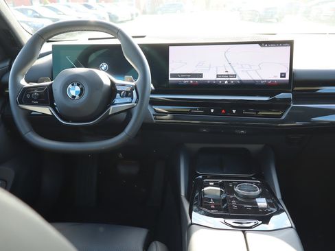 Used 2024 BMW 530i xDrive image 13