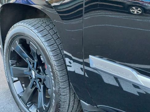 Used 2018 Cadillac Escalade Luxury image 15