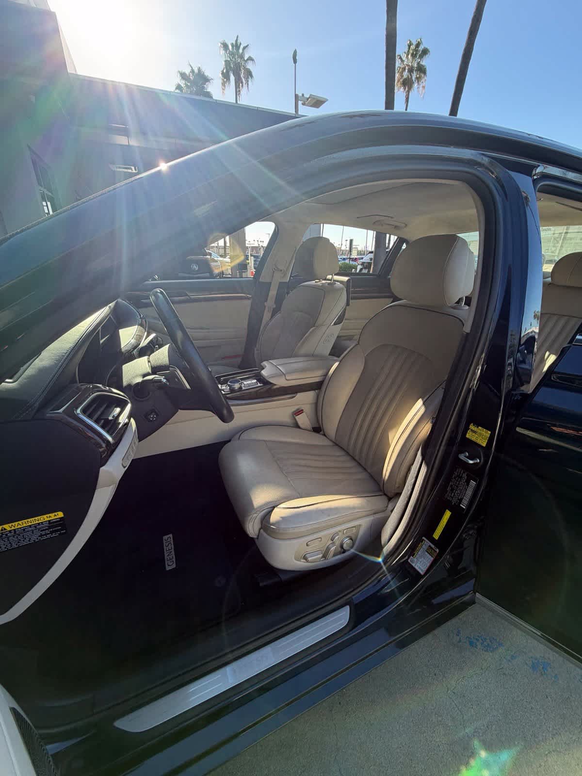 Used 2018 Genesis G90 5.0 Ultimate RWD image 15