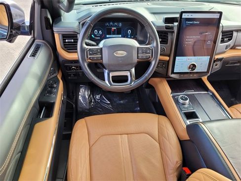 Used 2023 Ford Expedition Platinum image 6