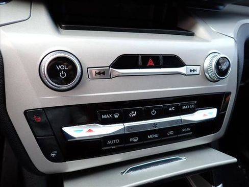 Certified 2023 Ford Explorer XLT w/ Equipment Group 202A image 20