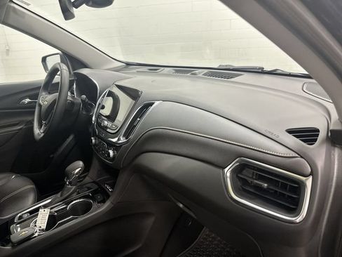 Used 2023 Chevrolet Equinox Premier FWD image 17