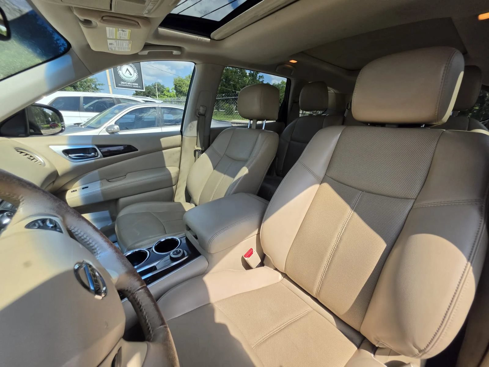 Used 2015 Nissan Pathfinder Platinum w/ Family Entertainment Package FWD image 13