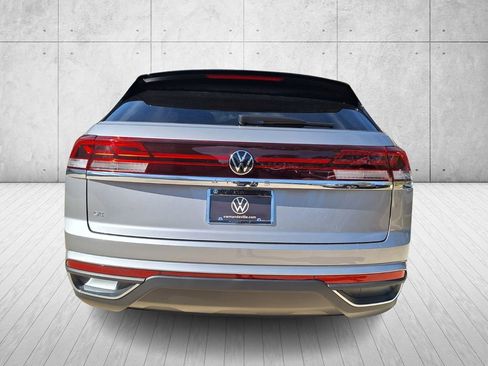 New 2026 Volkswagen Atlas Cross Sport SE image 4