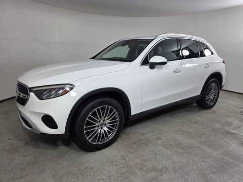 Certified 2025 Mercedes-Benz GLC 300 4MATIC image 8