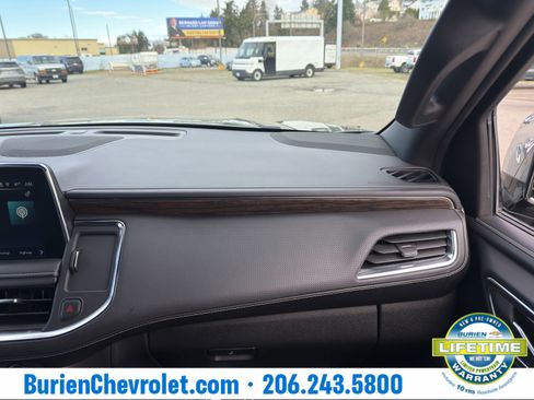Used 2023 Chevrolet Suburban Premier image 23