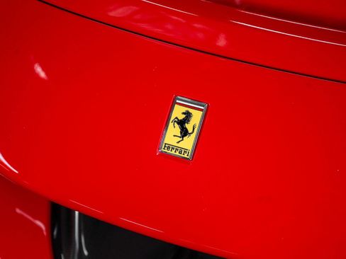 Used 2022 Ferrari SF90 Spider image 15