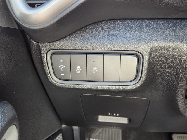 Used 2025 Kia Soul LX w/ LX Technology Package FWD image 21