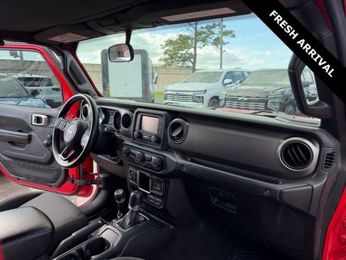 Used 2021 Jeep Gladiator Sport AWD/4WD image 9