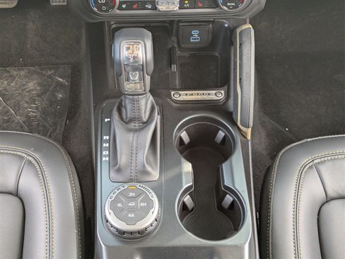 New 2025 Ford Bronco Badlands image 48