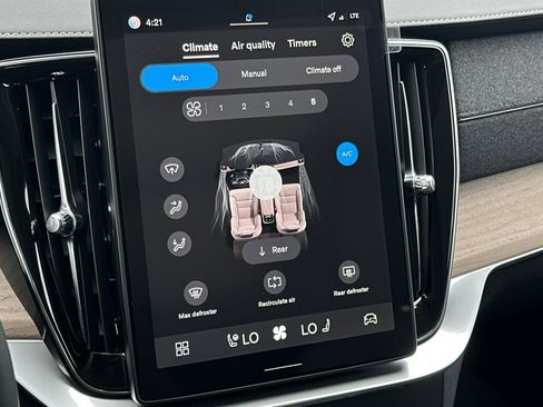 New 2026 Volvo XC90 B5 Plus w/ Protection Package image 20