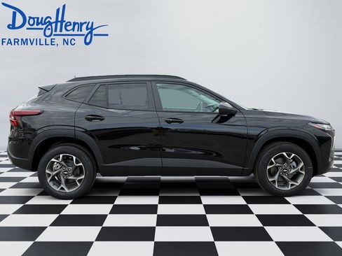 New 2026 Chevrolet Trax LT w/ Sunroof Package image 6