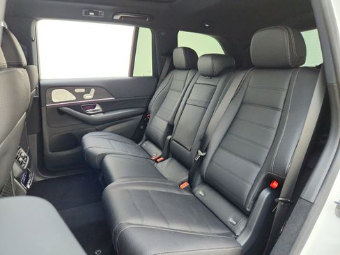 New 2026 Mercedes-Benz GLS 450 4MATIC image 18