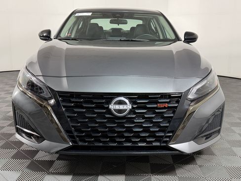 Used 2025 Nissan Altima 2.5 SR FWD image 5