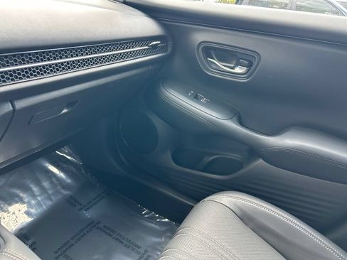 Used 2025 Honda HR-V EX-L image 18