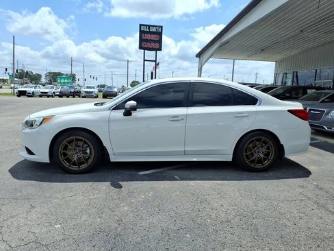 Used 2017 Subaru Legacy 3.6R Limited AWD/4WD image 4