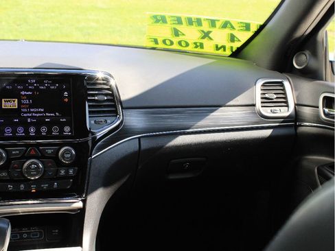 Used 2019 Jeep Grand Cherokee Limited AWD/4WD image 26