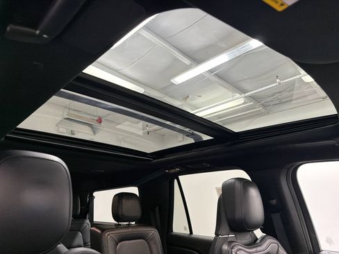 Certified 2023 Lincoln Navigator L Reserve AWD/4WD image 15