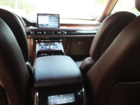 Used 2020 Lincoln Aviator Black Label Grand Touring w/ Class IV Trailer Tow Package image 12