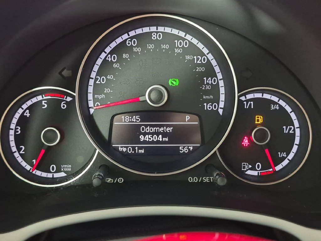 Used 2014 Volkswagen Beetle TDI FWD image 21